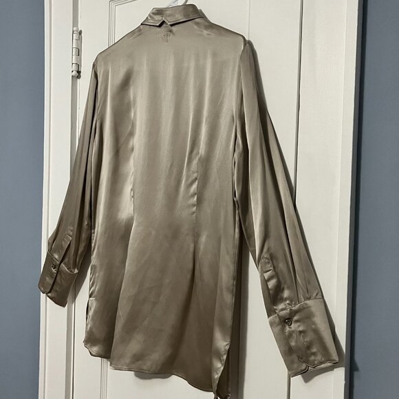 Tyler Boe 100% silk champagne button up quiet luxury minimalist work office sz 8 - Picture 4 of 9